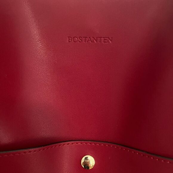 Bostonian Red Shoulder Bag with Structured Design - Picture 16 of 16
